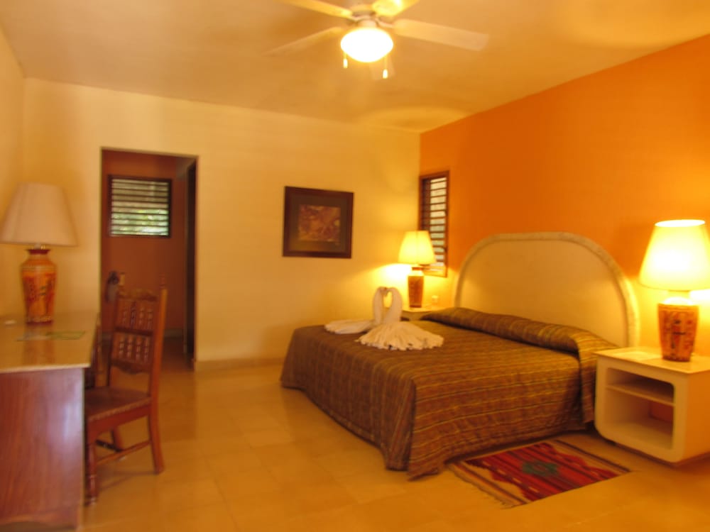 Standard Room, 1 King Bed - Photo 7