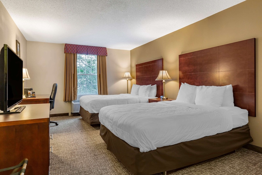 Room, 2 Queen Beds, Non Smoking photo 2