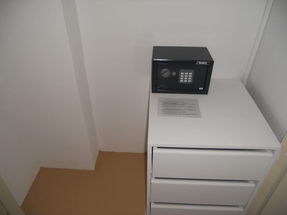 Economy Triple Room, 1 Bedroom, Patio photo 2