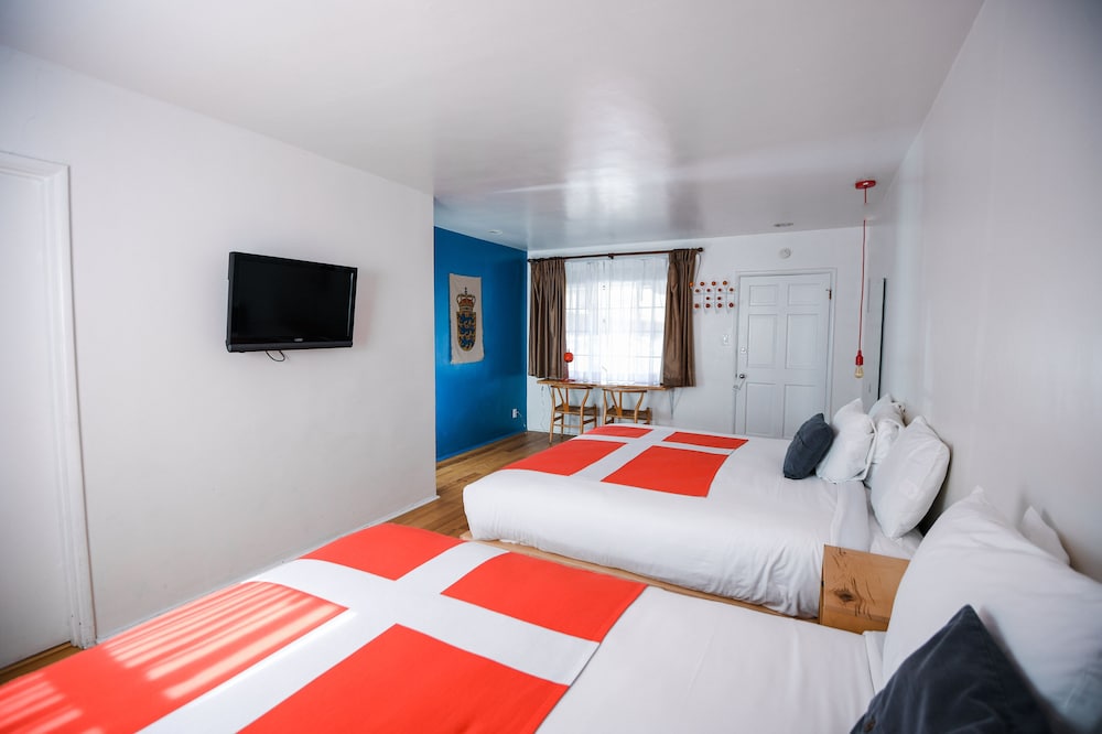 Deluxe Room, 2 Queen Beds photo 1