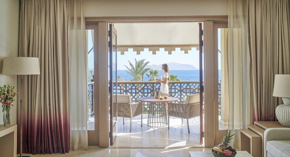 Premier Suite (King) - Photo 4