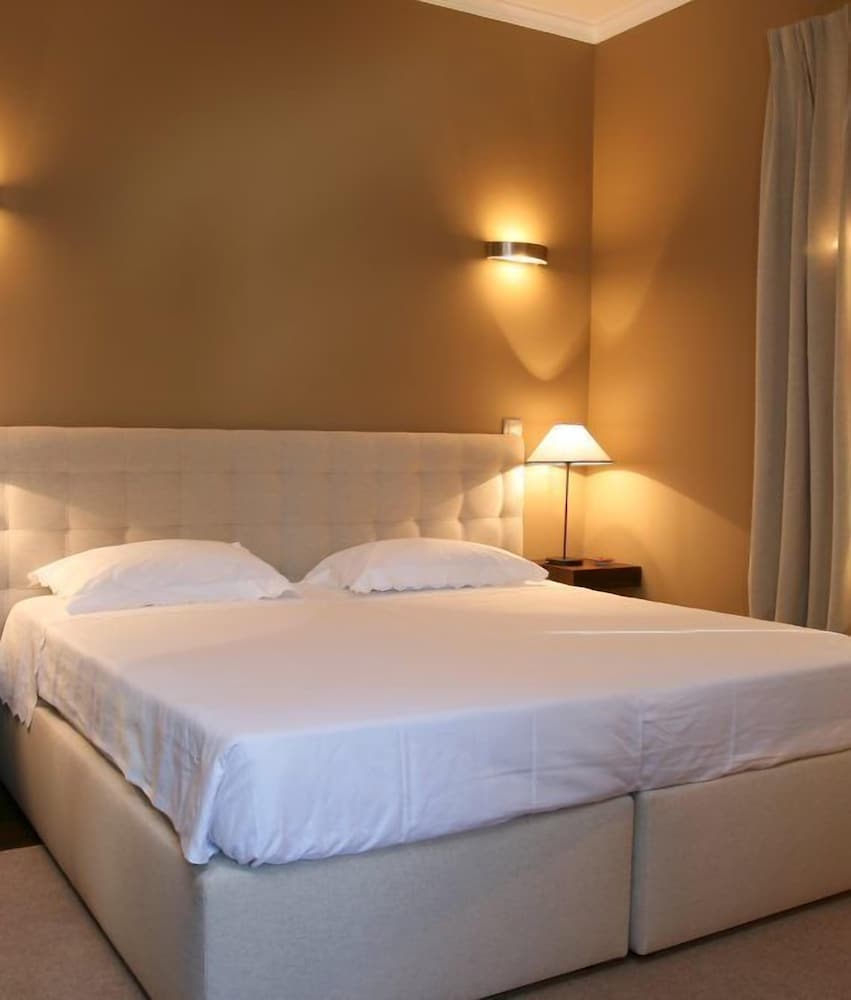 Standard Double or Twin Room - Photo 2