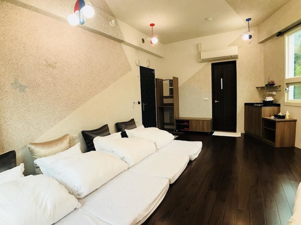 Quadruple Room, Multiple Beds, Non Smoking photo 1
