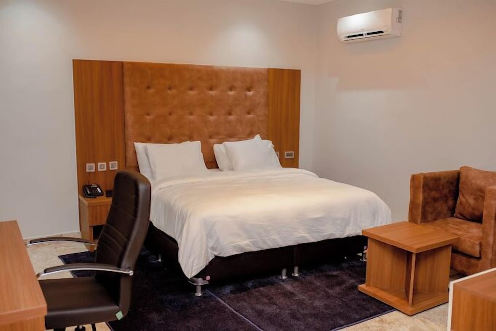Deluxe Room, Balcony, City View