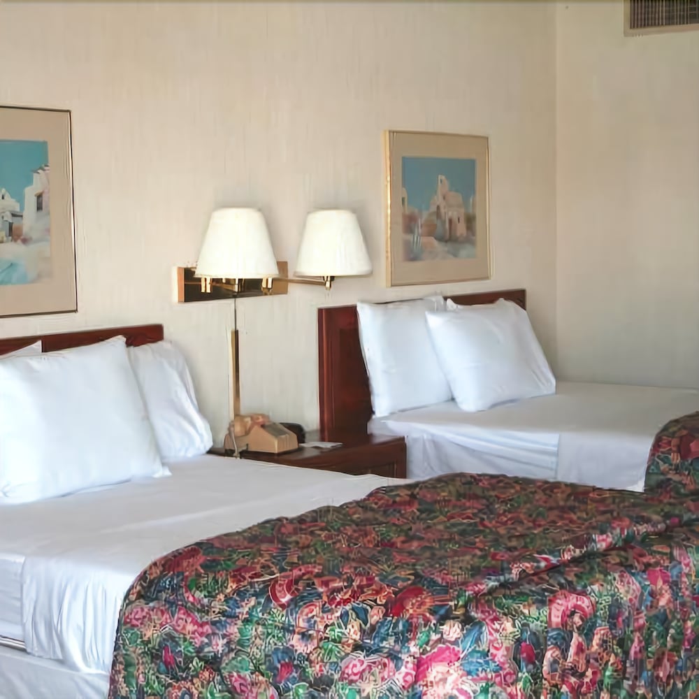 Standard Room, 2 Double Beds, Refrigerator & Microwave photo 1