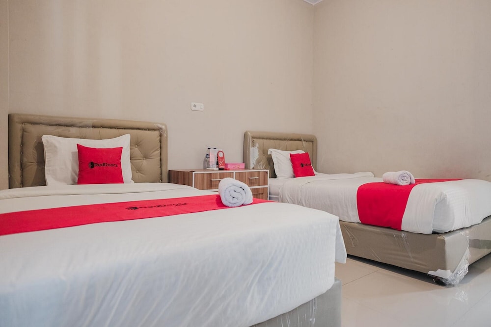 Twin Room (Reddoorz) - Photo 5