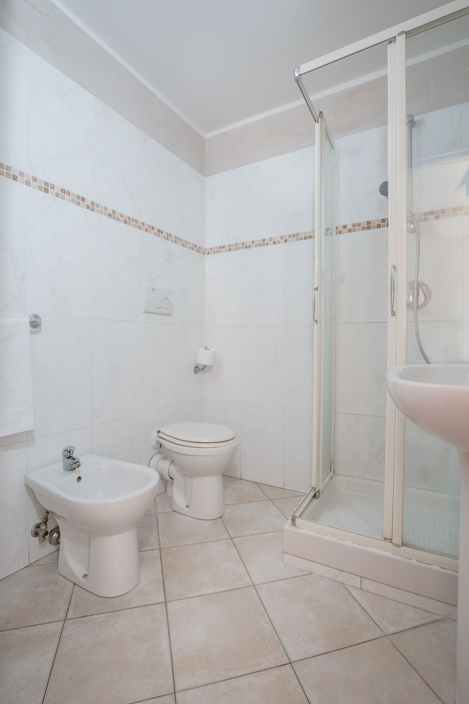 Classic Triple Room - Photo 2