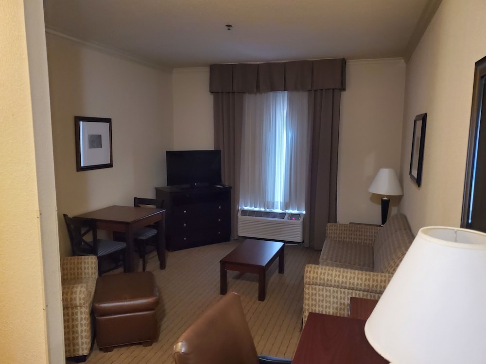 King Two Room Suite photo 3