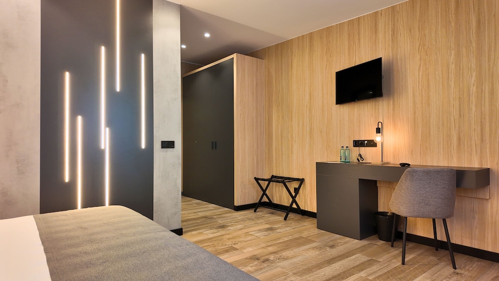 Junior Studio Suite