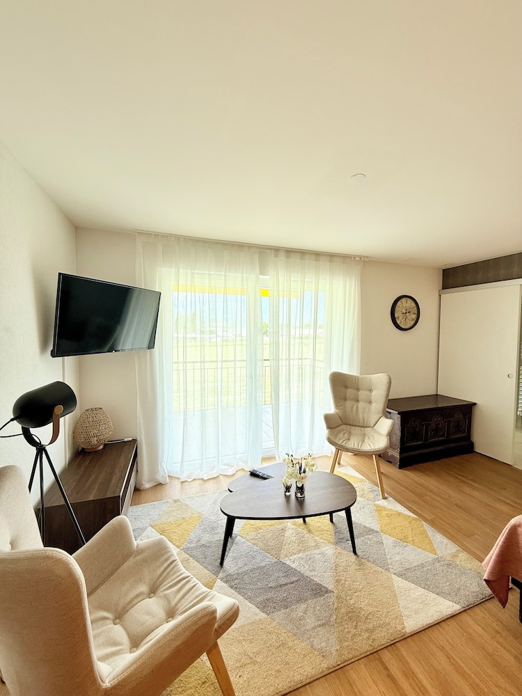 Junior Suite, 1 King Bed, Accessible, Balcony photo 3