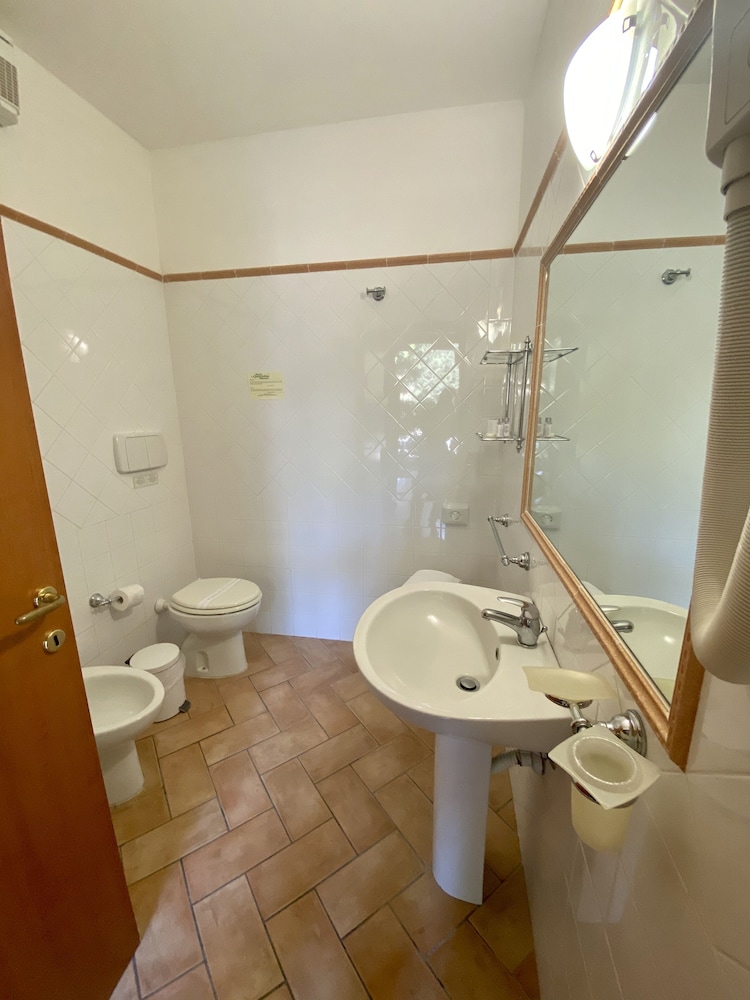Superior Room, 1 Double or 2 Twin Beds, Pool View photo 2