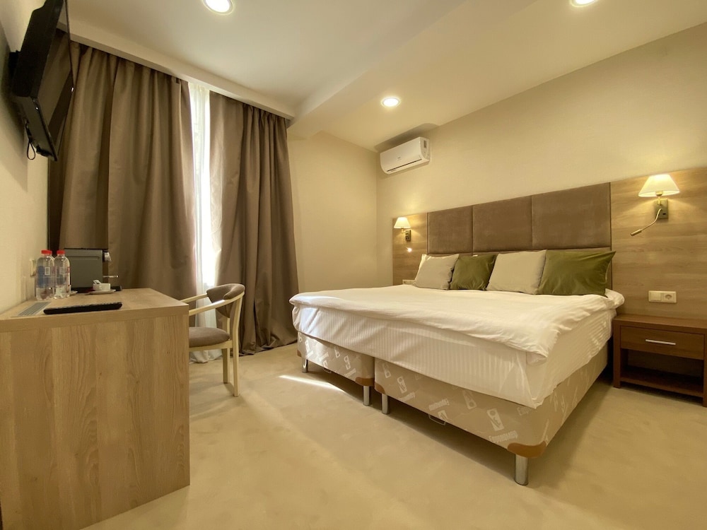 Studio Suite photo 2