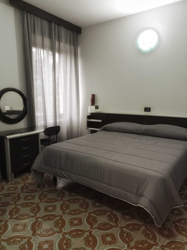 Basic Room photo 3