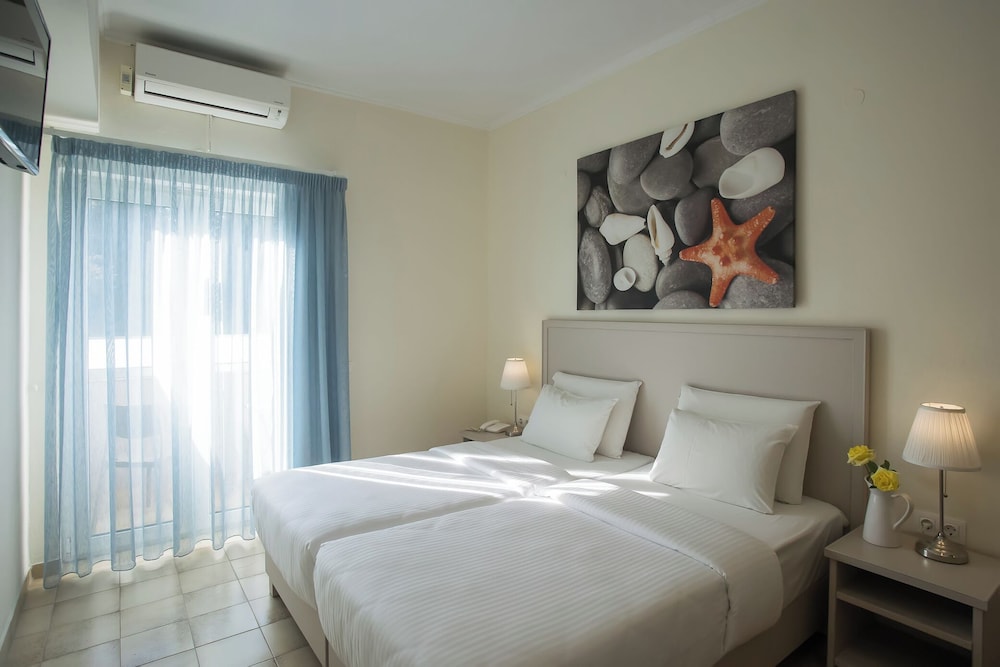 Standard Double or Twin Room, Balcony - Photo 8