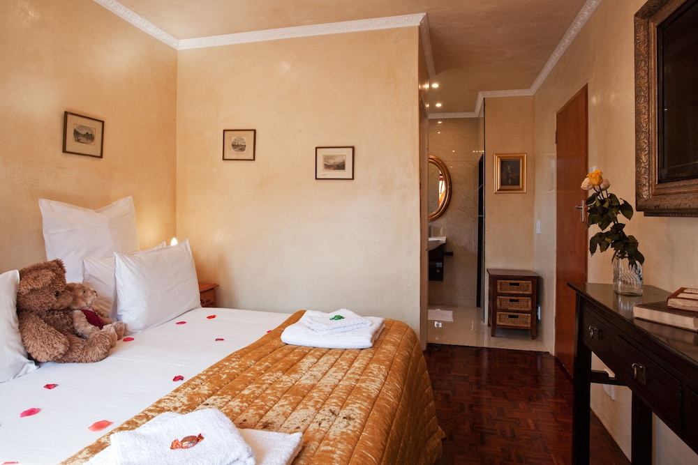 Terrace Room 10 with King or Single Beds photo 3