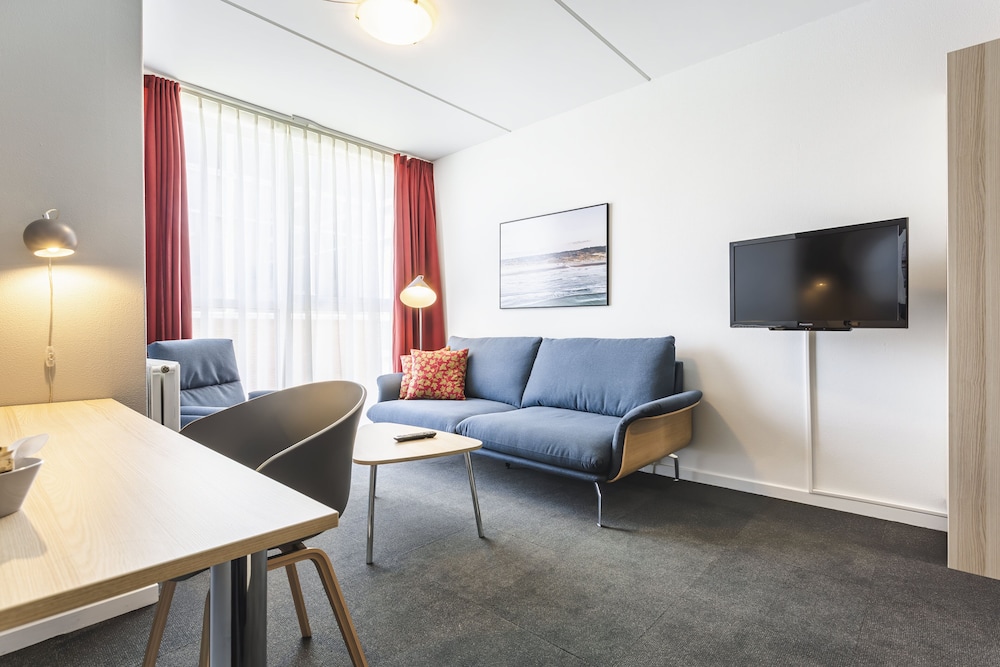 Business Room photo 2