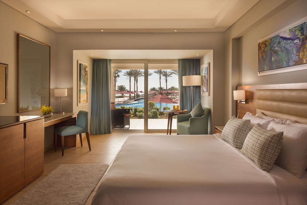 Panoramic Room, 1 King Bed, Sea View (Pool View) - Photo 3