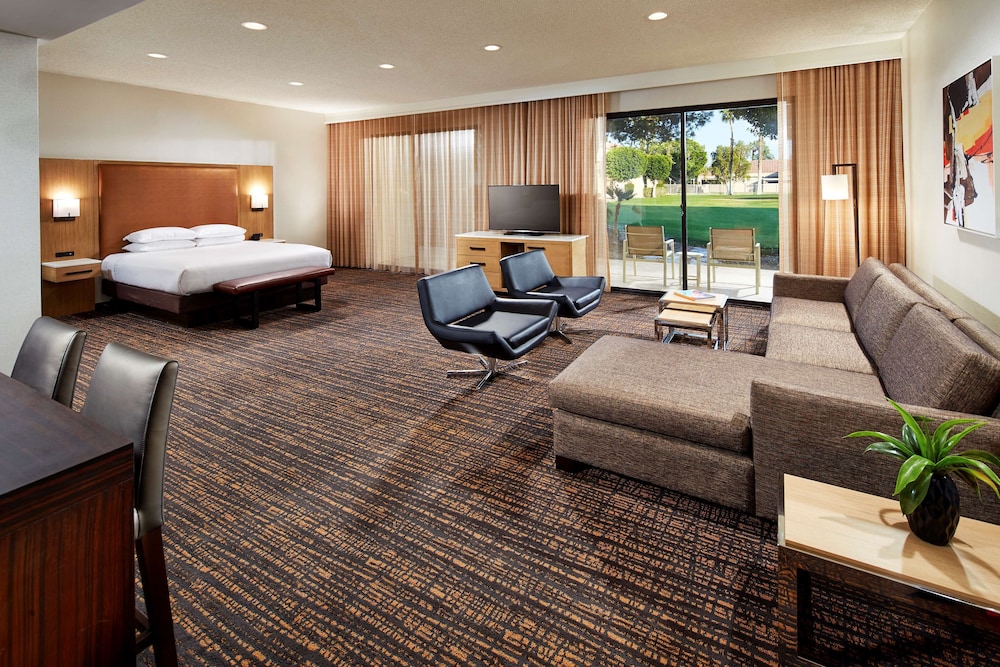 Superior Studio Suite, 1 King Bed, Mountain View (Golf View) - Photo 1