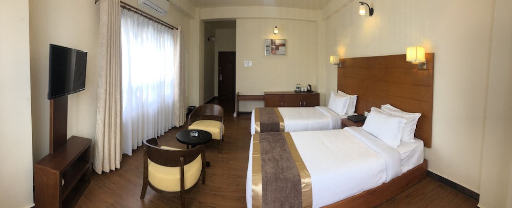 Standard Double or Twin Room, 2 Double Beds, Mountain View photo 1