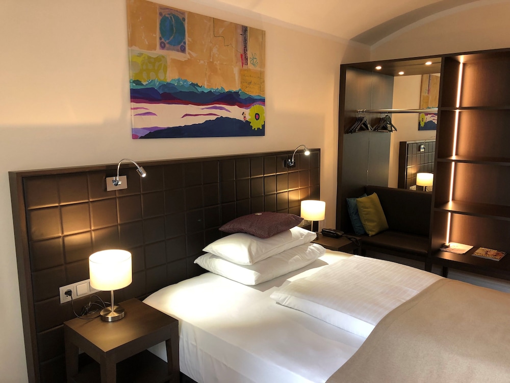 Available room