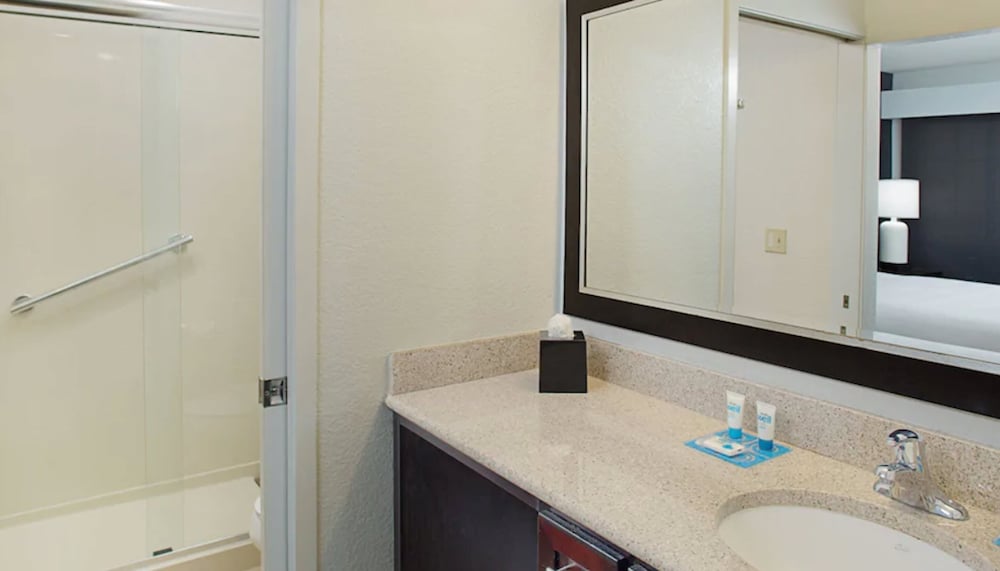 Room, 1 Bedroom, Accessible (1 queenbed & 1 sofabed) - Photo 4