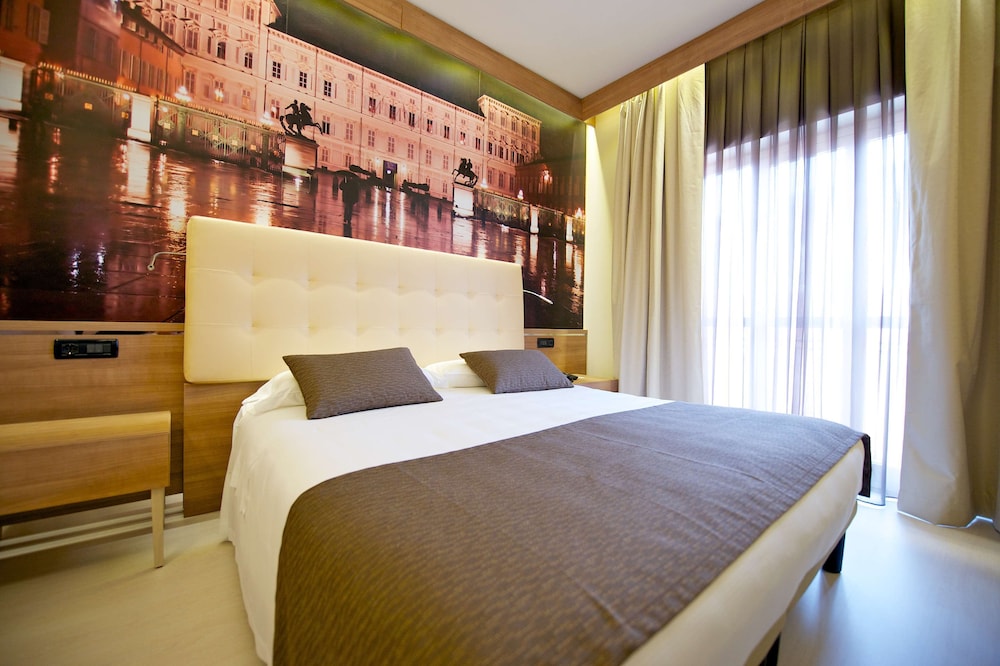 Deluxe Room, Balcony - Photo 13