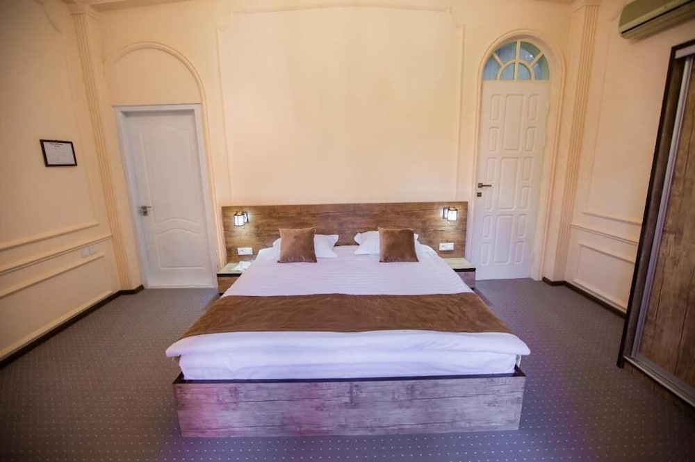 Standard Double or Twin Room photo 2