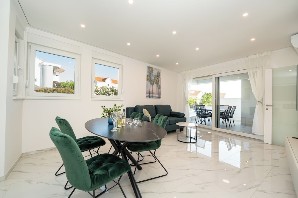 Deluxe Apartment, 2 Bedrooms, 2 Bathrooms, Pool View