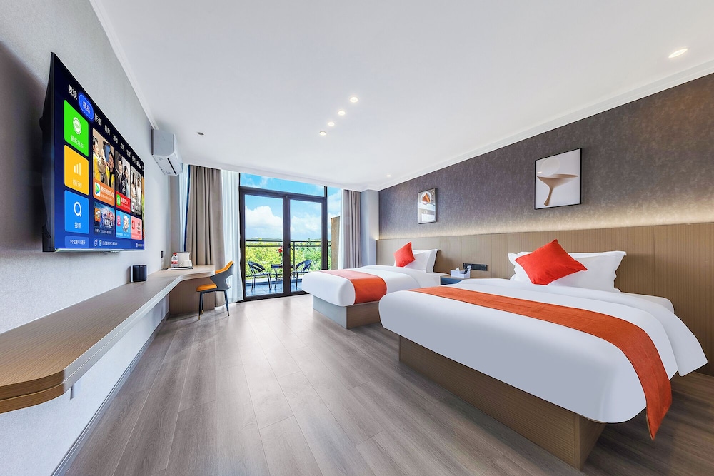 Deluxe Double or Twin Room