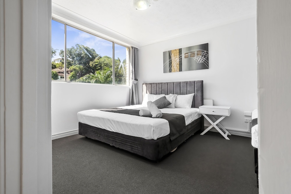 1 Bedroom Apartment (No Pets) - Photo 2