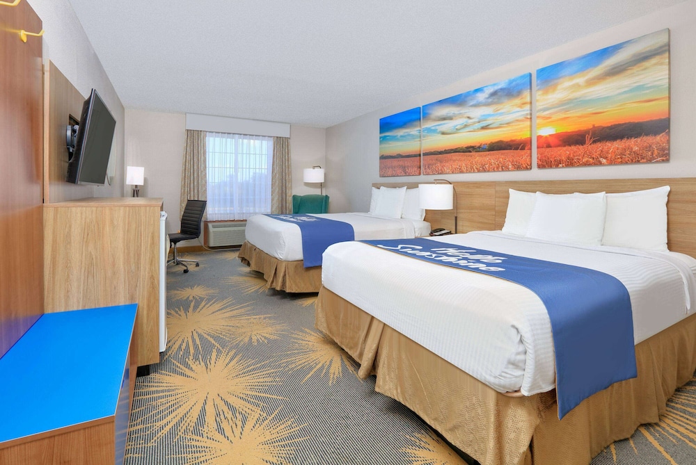 Standard Room, 2 Queen Beds - Photo 5