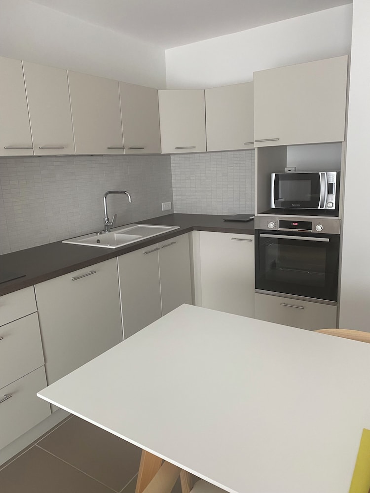 Appartement Luxe, balcon, vue jardin Appartement Luxe, balcon, vue jardin