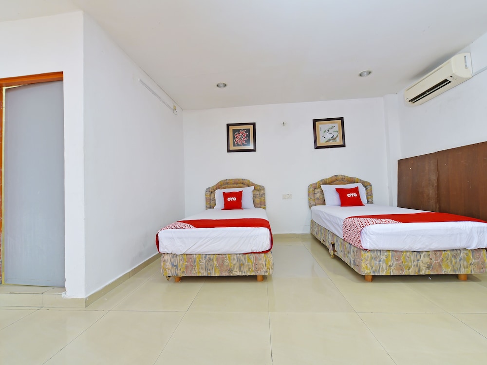 Deluxe Twin Room photo 3