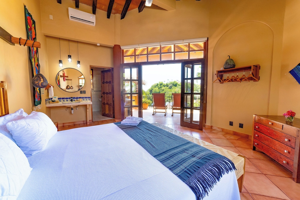 King Room With Sea View And Balcony