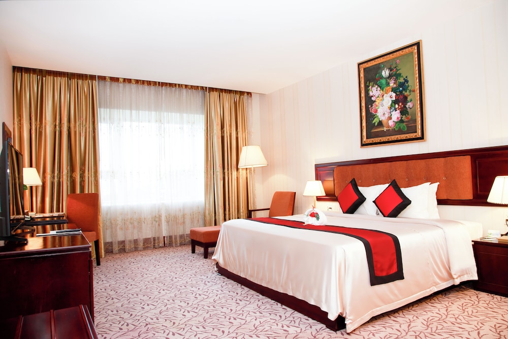 Junior Suite, 1 King Bed photo 2