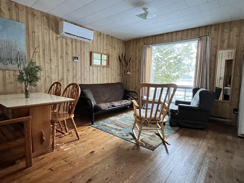 Cottage 4 Waterfront with Wi Fi and TV photo 1