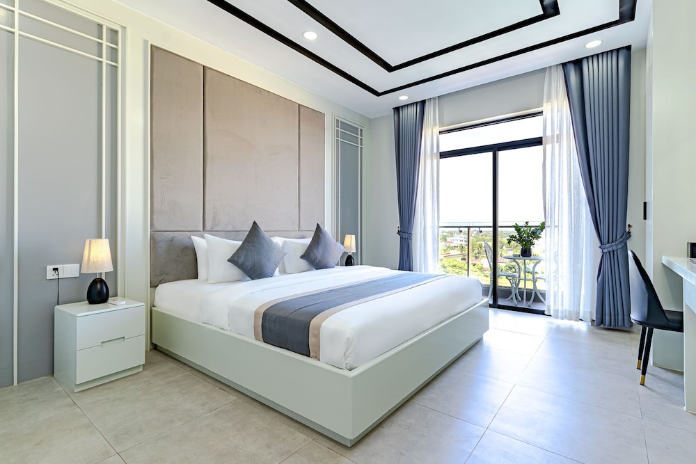 Deluxe Double Room, Balcony - Photo 1
