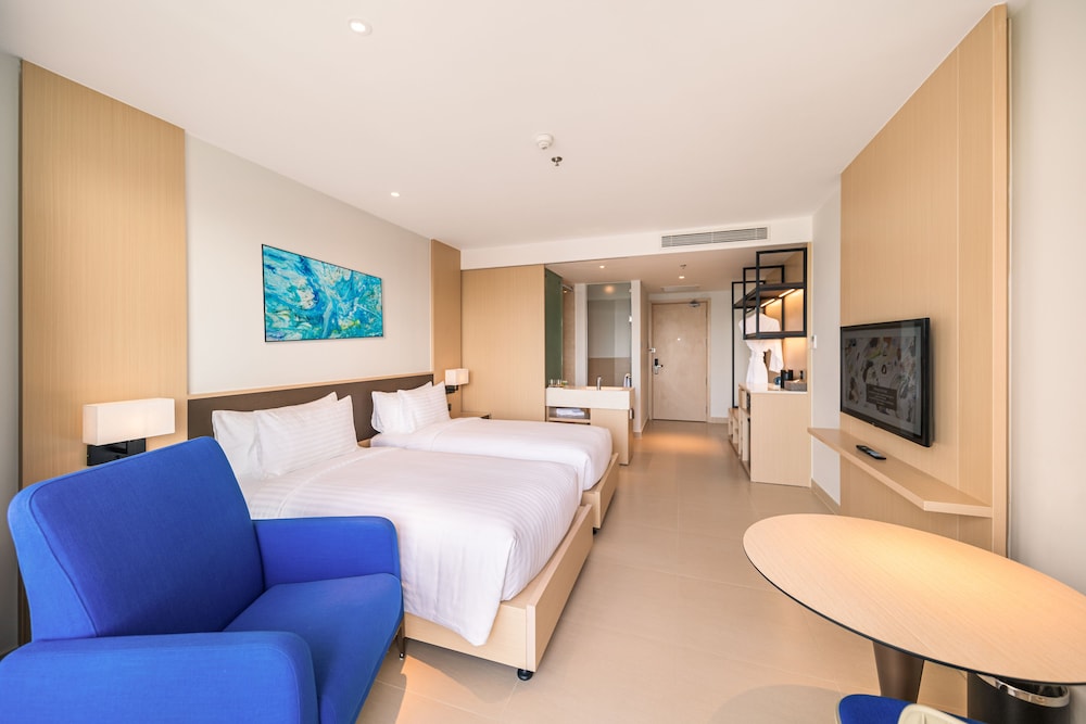 Deluxe Twin Room with Seaview - Photo 4