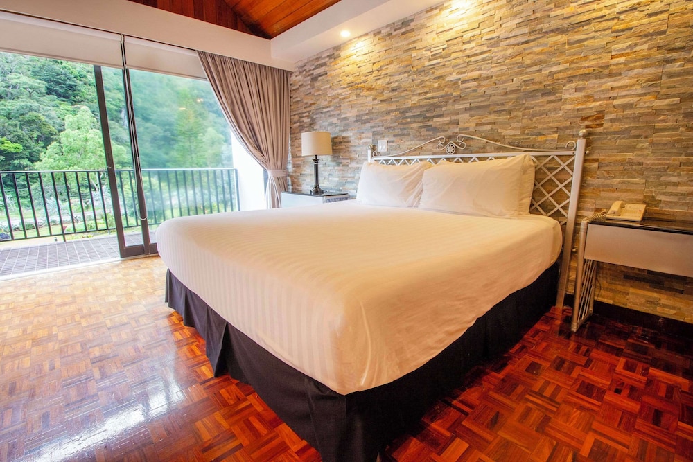 1 King Bed, Suite, Balcony - Photo 1