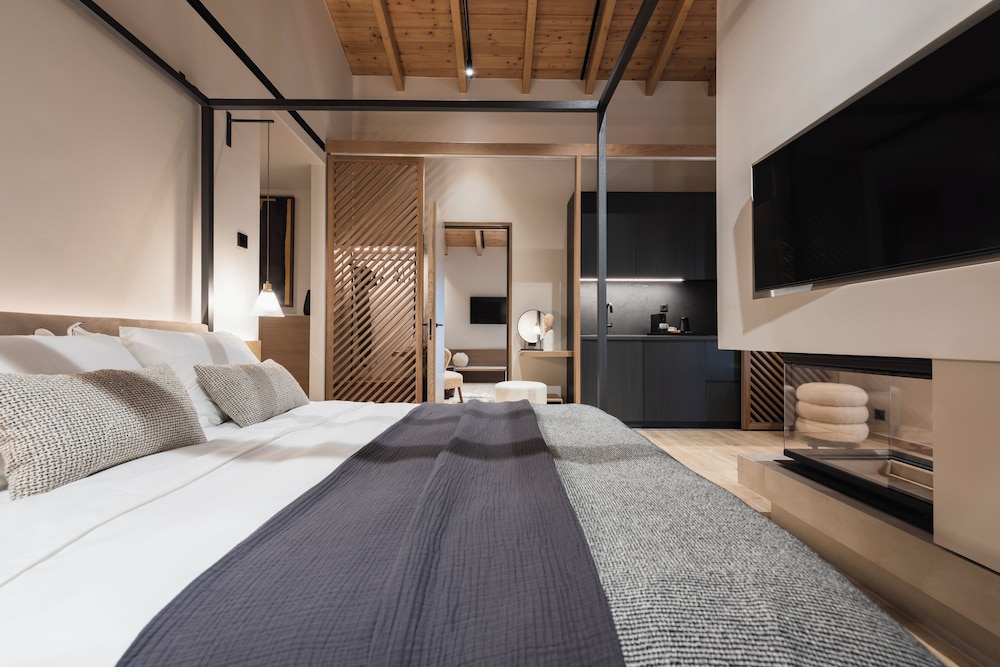 Revi Suite with Mountain View photo 2