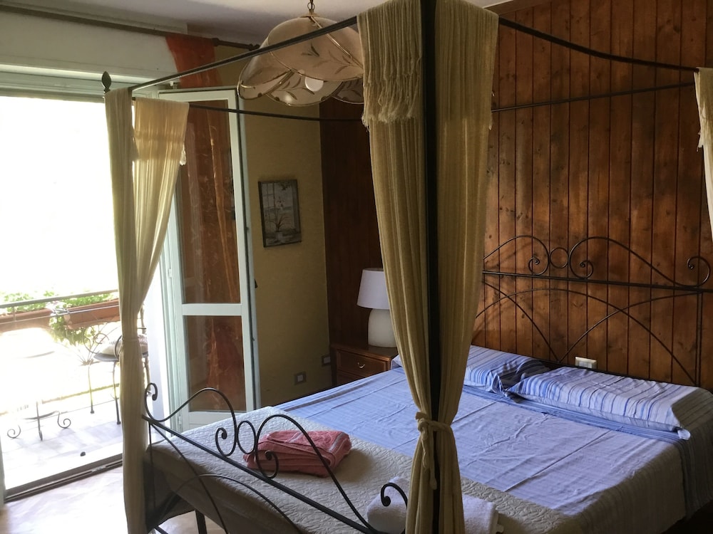 Villa, 4 Bedrooms, Lakeside