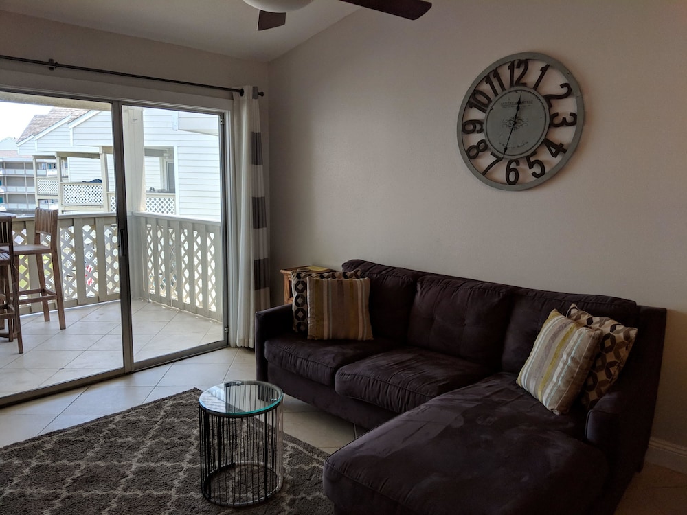Condo, 2 Bedrooms photo 1