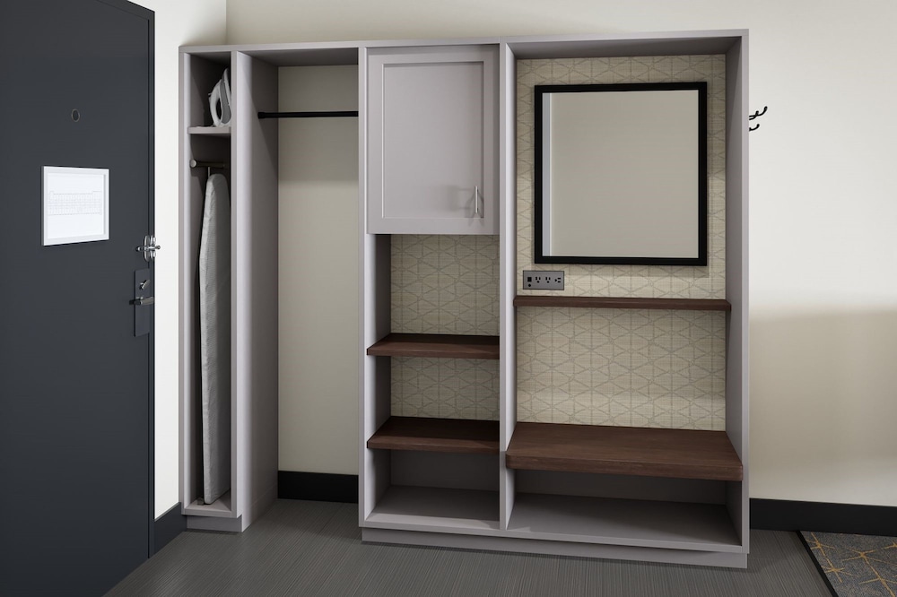 Suite, 1 King Bed (Whirlpool Tub) - Photo 6