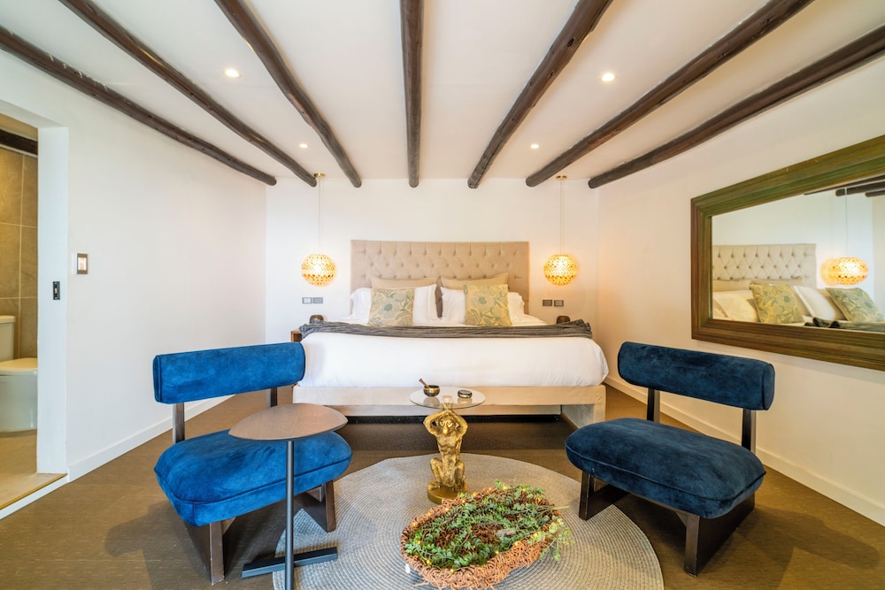 Comfort Suite, Balcony, Courtyard View photo 1