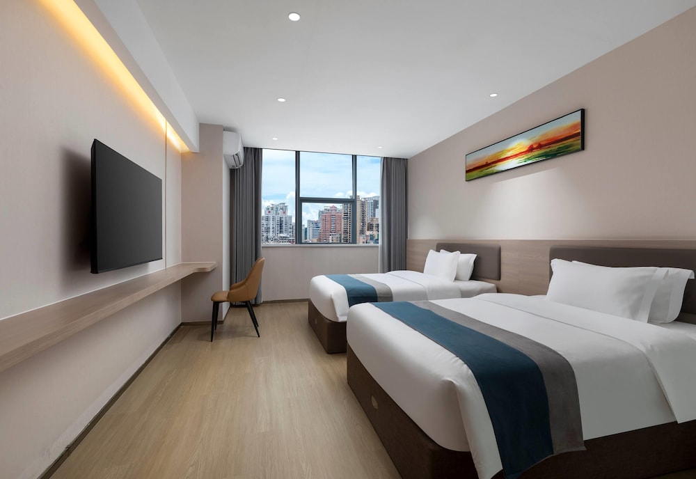 1 King Beds, Premium View Room, Non-Smoking