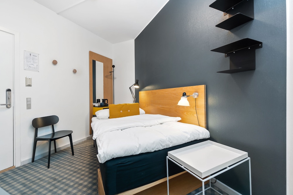 Tiny ( 1 Small Bed 90x200cm) photo 3
