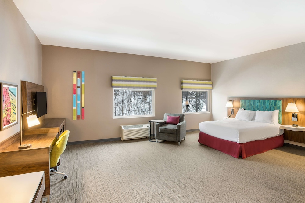 Studio, 1 Queen Bed, Accessible, Bathtub (Mobility & Hearing) at Hampton Inn & Suites Houghton in Houghton
