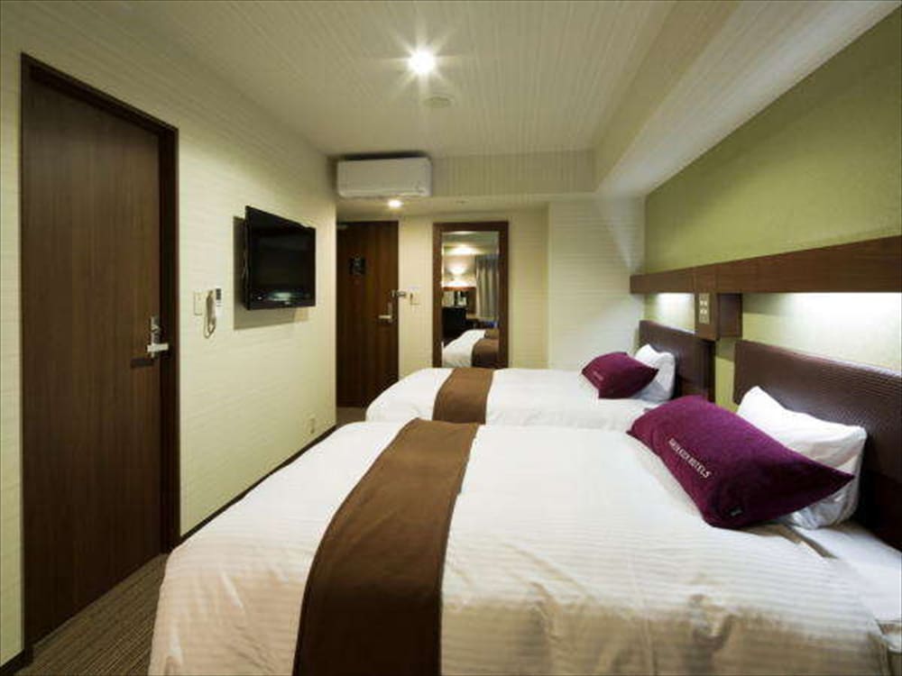 Twin Room, Smoking photo 2