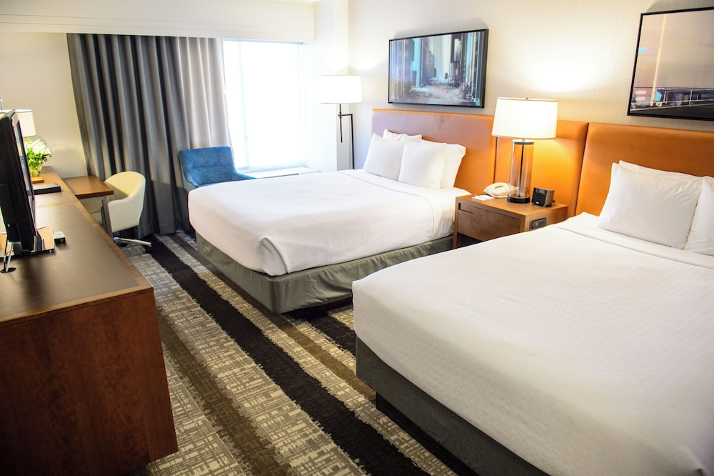 Standard Room, 2 Queen Beds, Accessible Bathtub (Communications, Accessible Tub) photo 3