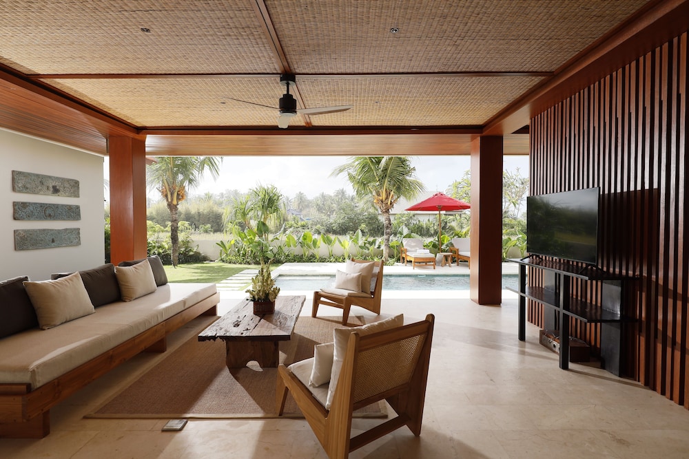 Villa, 2 Bedrooms, Pool View photo 3